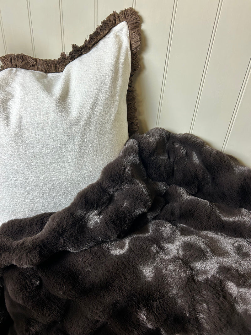 Chocolate dark brown raffles textured throw 150x200cm