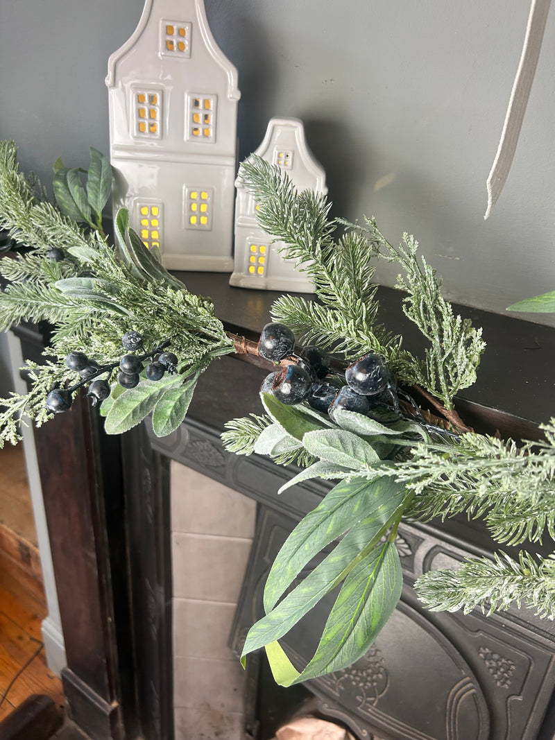 Blueberry and foliage garland 150cm