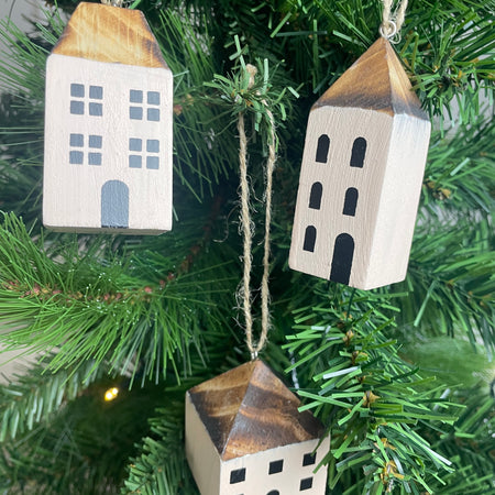 Set of 3 Wooden hanging houses
