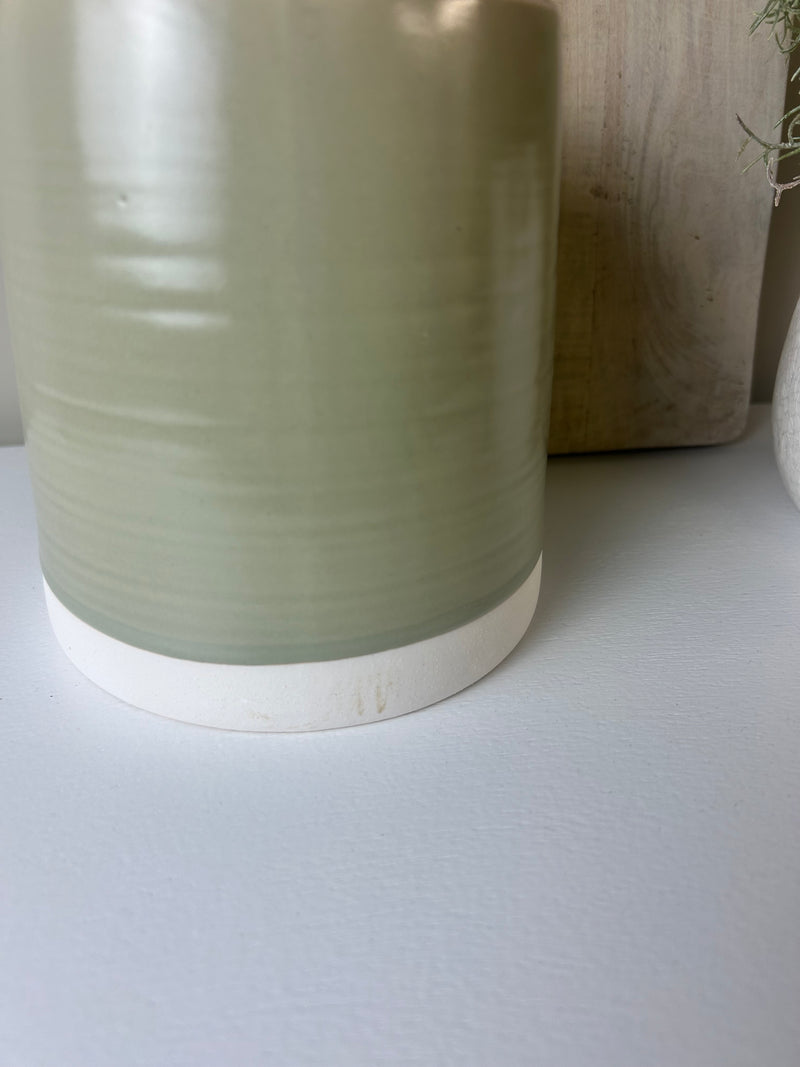 Ceramic clay two tone coxwell utensils holder