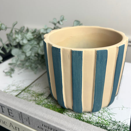 Blue striped planter 11cm
