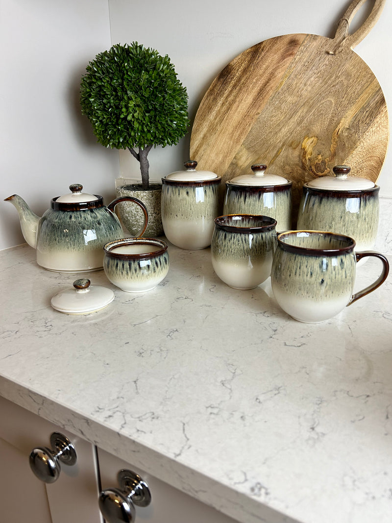 Set of 4 reactive glaze mugs