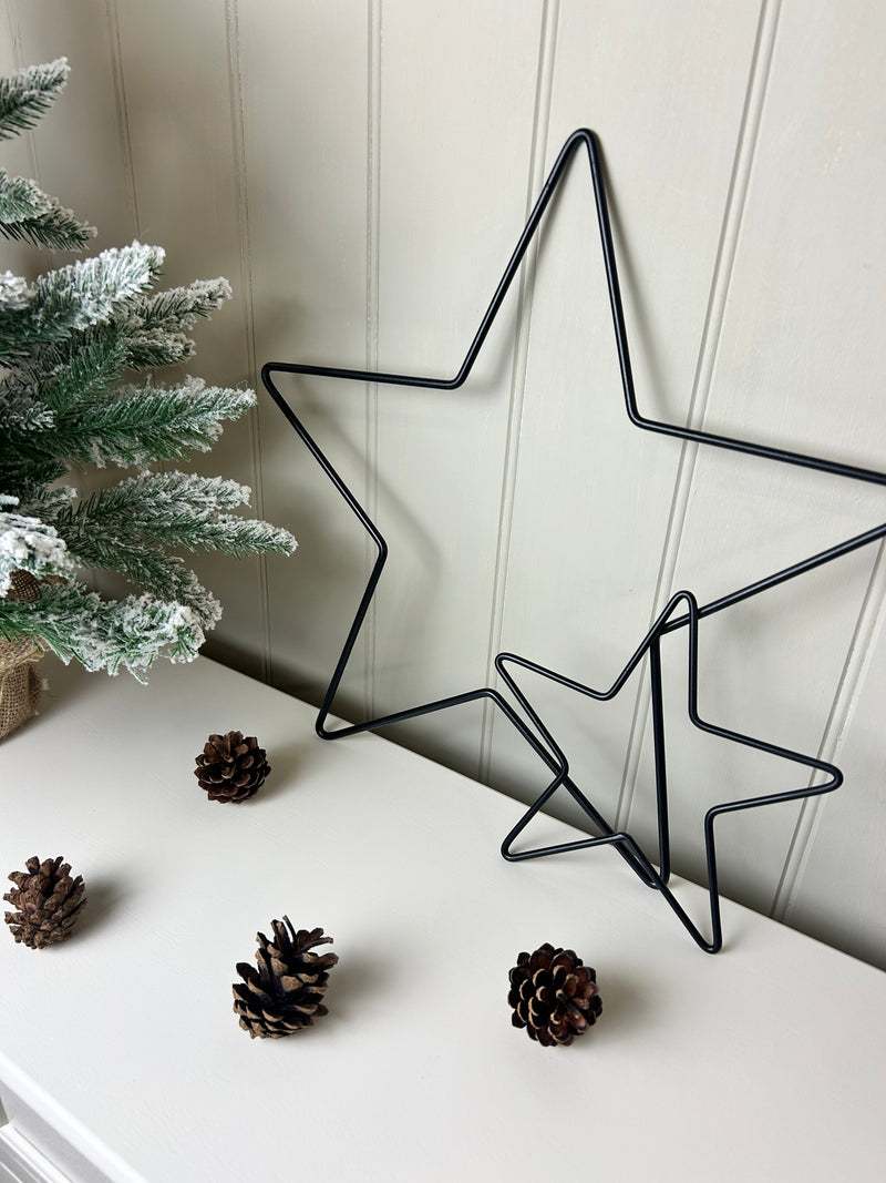 Black metal outline star 3 sizes
