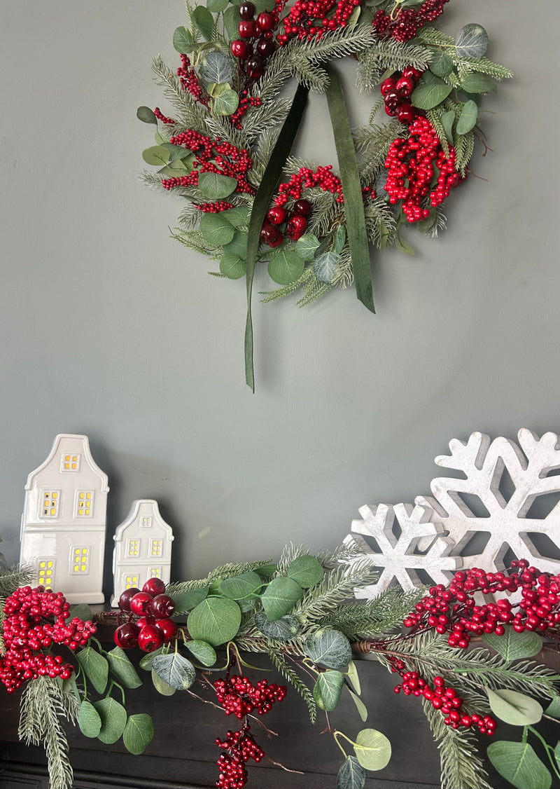 Red berry and foliage garland 150cm