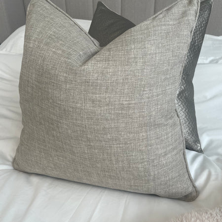 Helsinki linen piped cushion