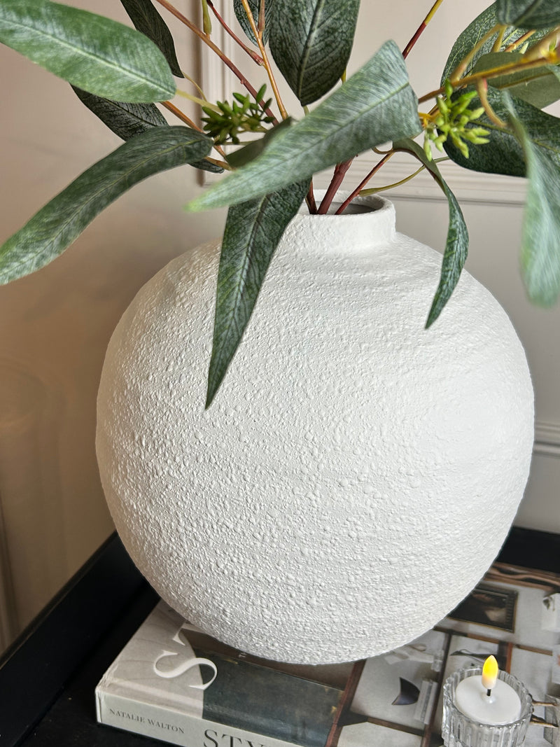 Tiber Matt white textured round vase