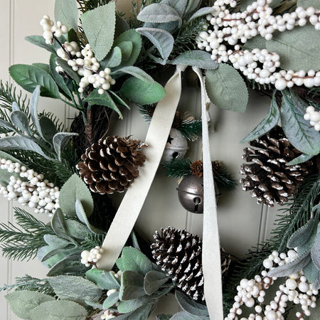 Snowberry foliage wreath 67cm