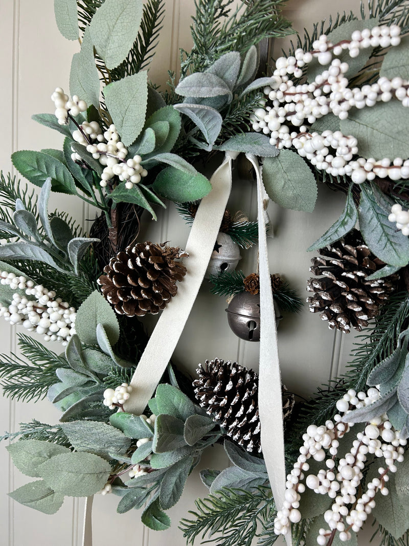 Snowberry foliage wreath 67cm