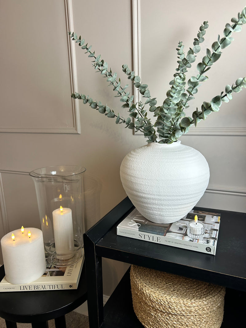 Regolla Matt white textured shaped vase