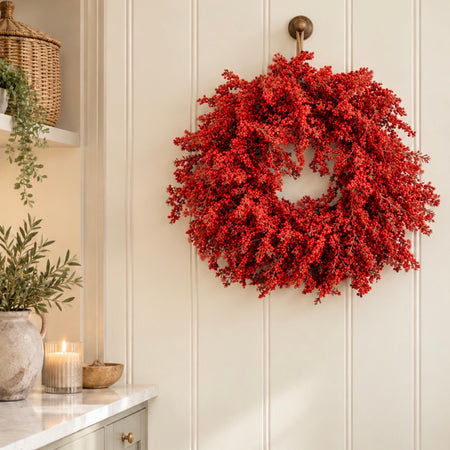 Red berry full wreath 60cm