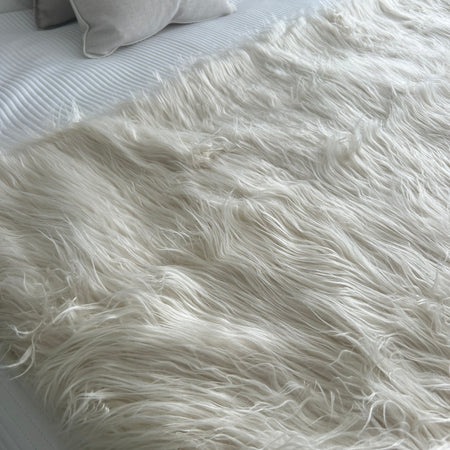 Luxe Thick Faux Fur Throw 125x150cm