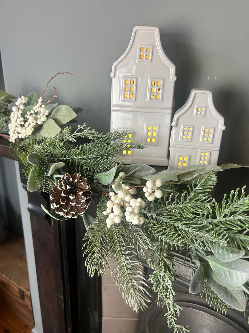 Snowberry foliage garland 150cm
