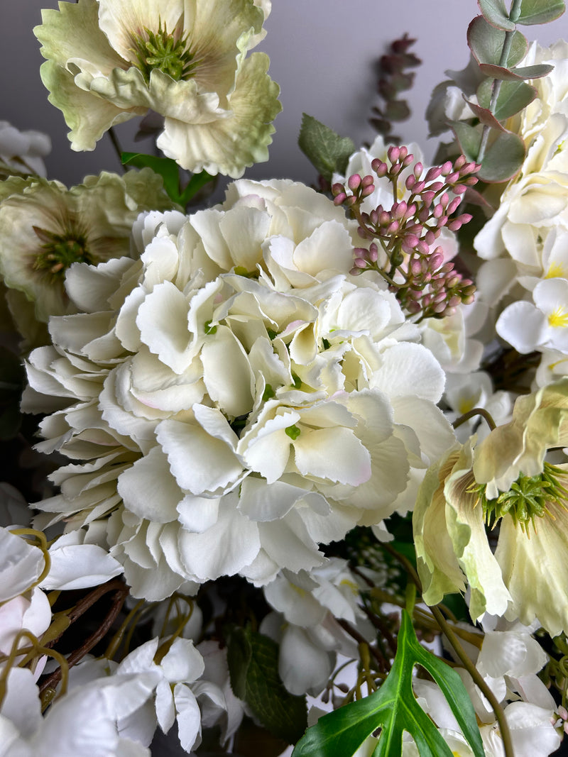 Arrangement 9 hydrangea blossom poppy berry eucalyptus