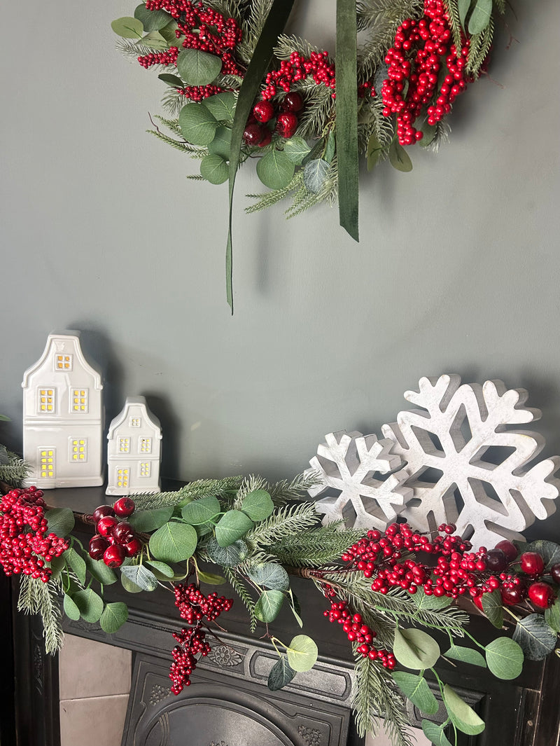 Red berry and foliage garland 150cm