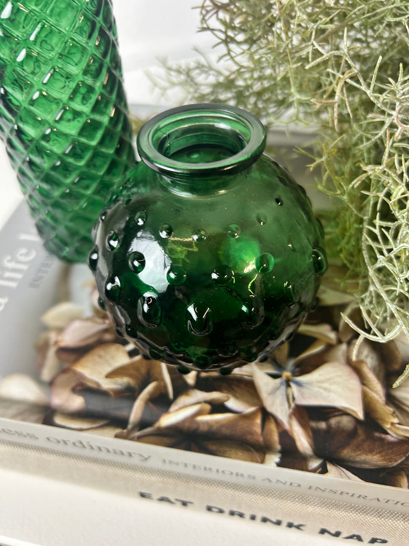 Green textured tall vase 13.5cm
