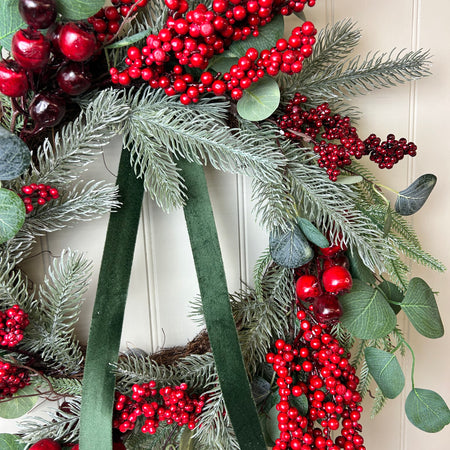 Red berry foliage wreath 65cm