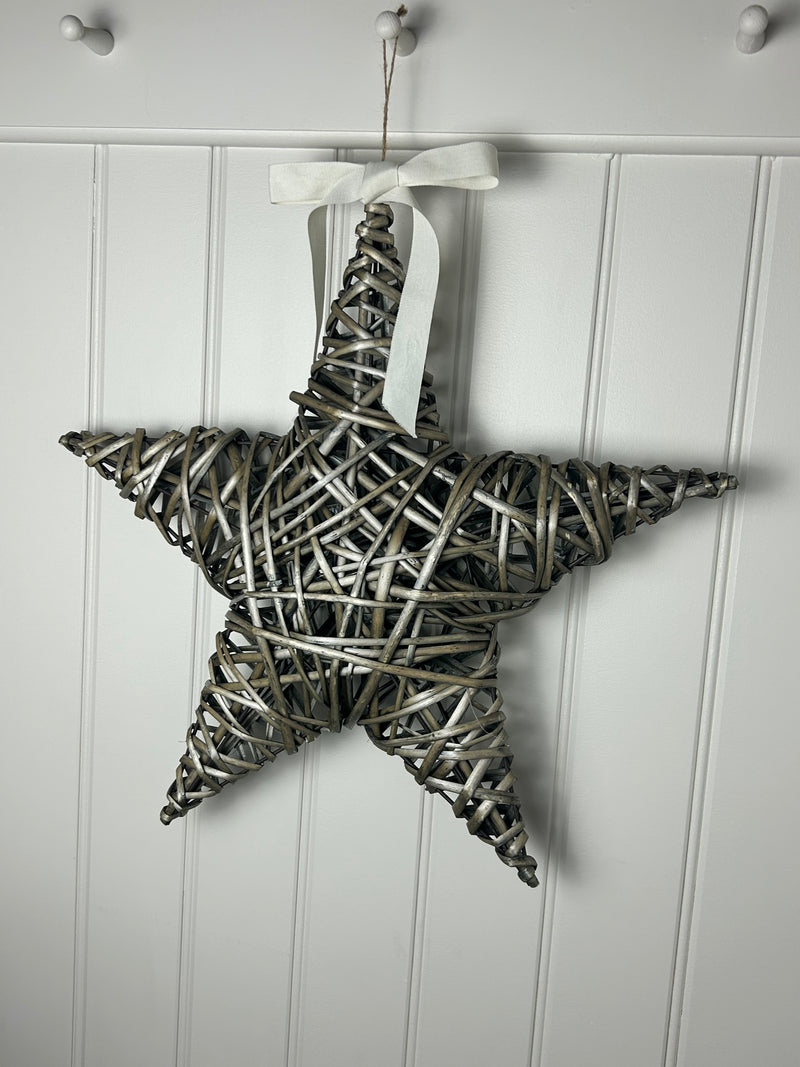 Antique wash hanging wicker willow star 50cm