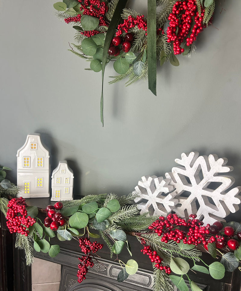Red berry and foliage garland 150cm