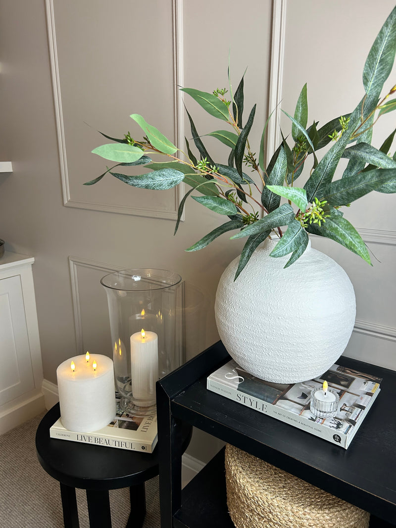 Tiber Matt white textured round vase