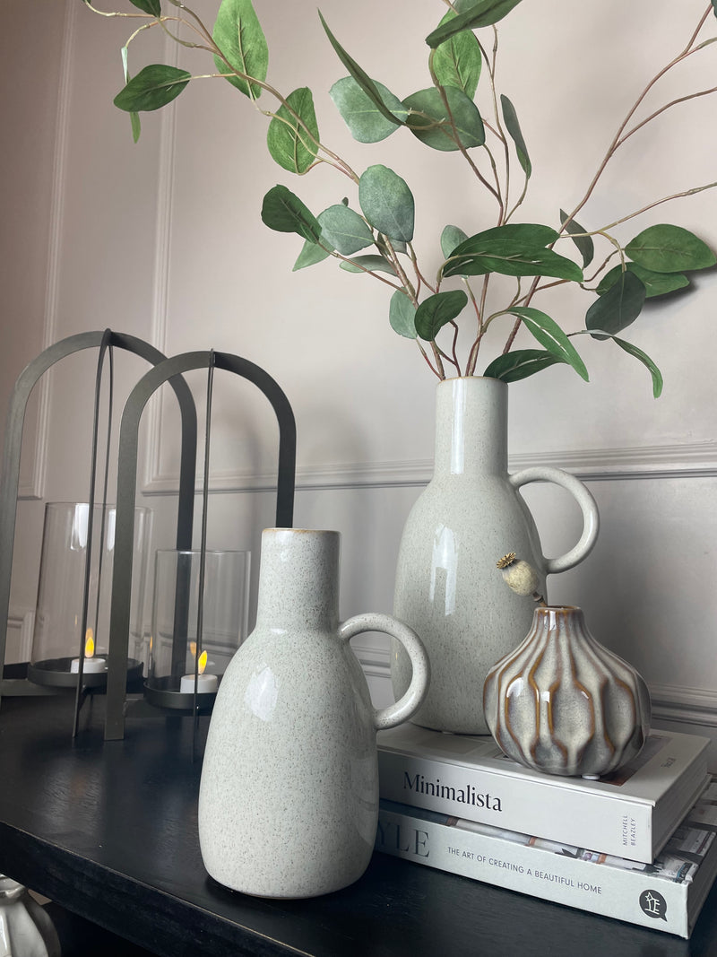 Speckled handled vase cream