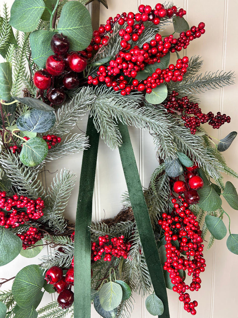 Red berry foliage wreath 65cm