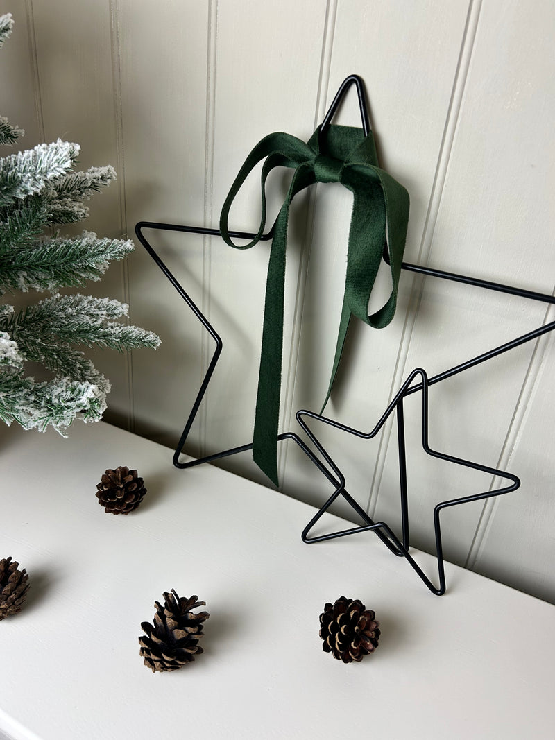 Black metal outline star 3 sizes