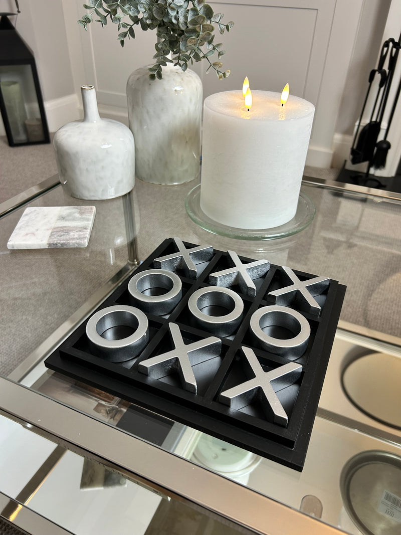 Wooden decorative tic tac toe noughts and crosses