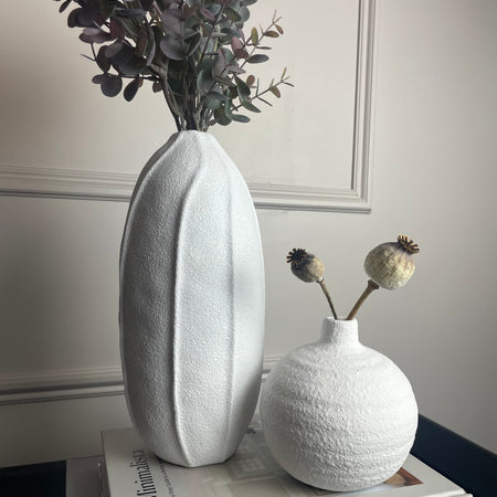 Round textured small vase