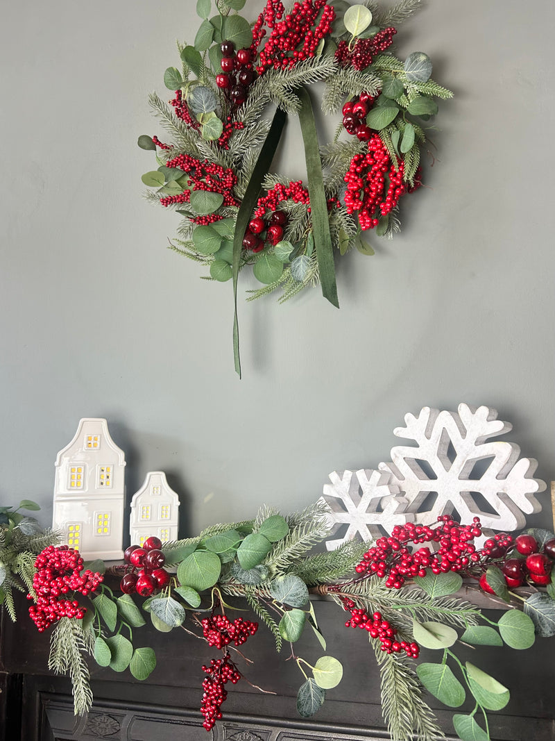 Red berry and foliage garland 150cm