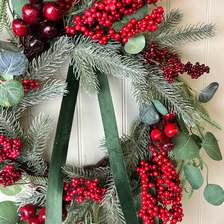 Red berry foliage wreath 65cm