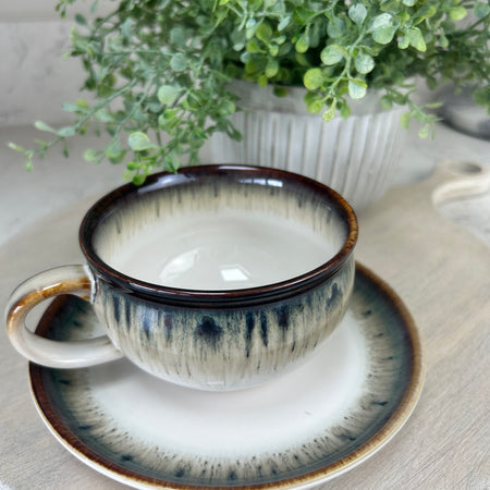 Set of 4 Reactive Cups & Saucers