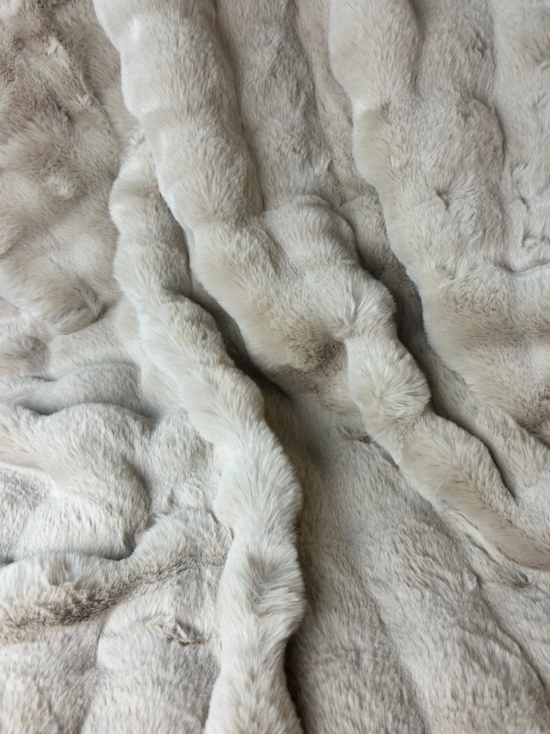 Chunky textured raffles faux fur throw 2 colours 150x200cm