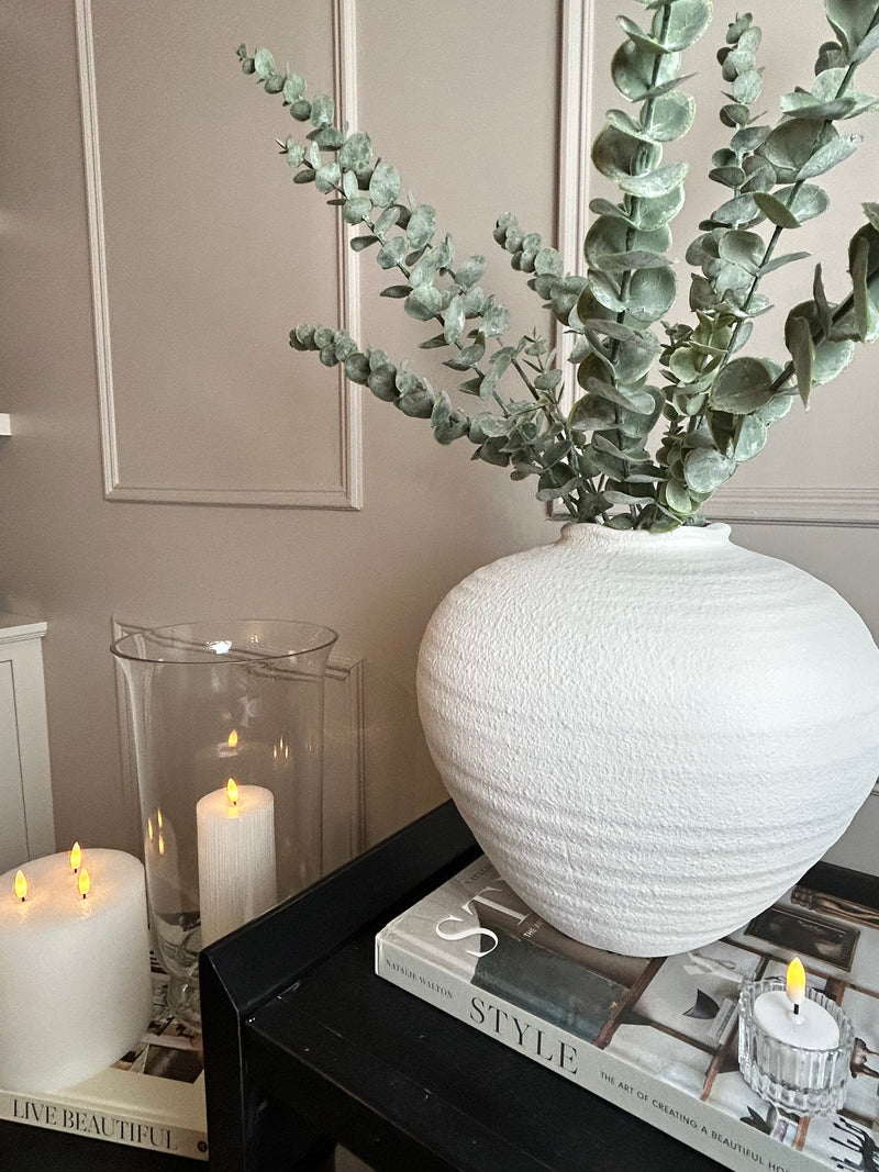 Regolla Matt white textured shaped vase