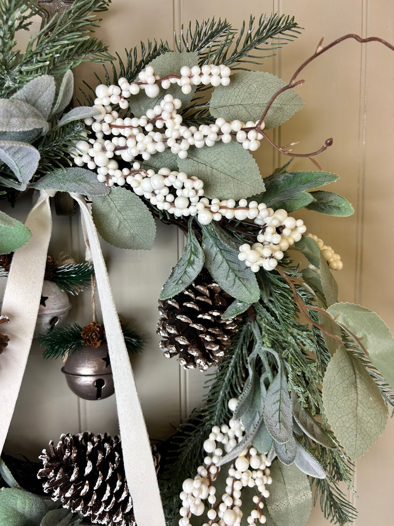 Snowberry foliage wreath 67cm