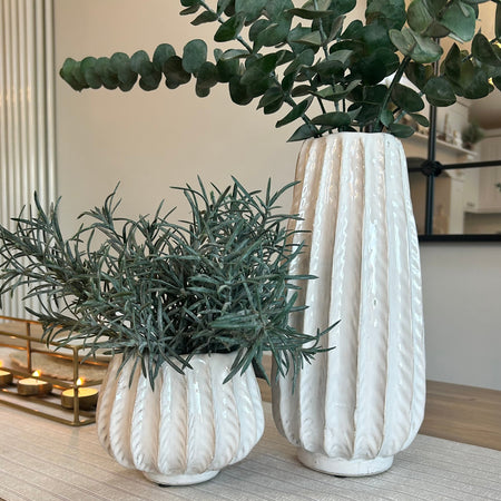 Osmington textured off white plant pot 14cm