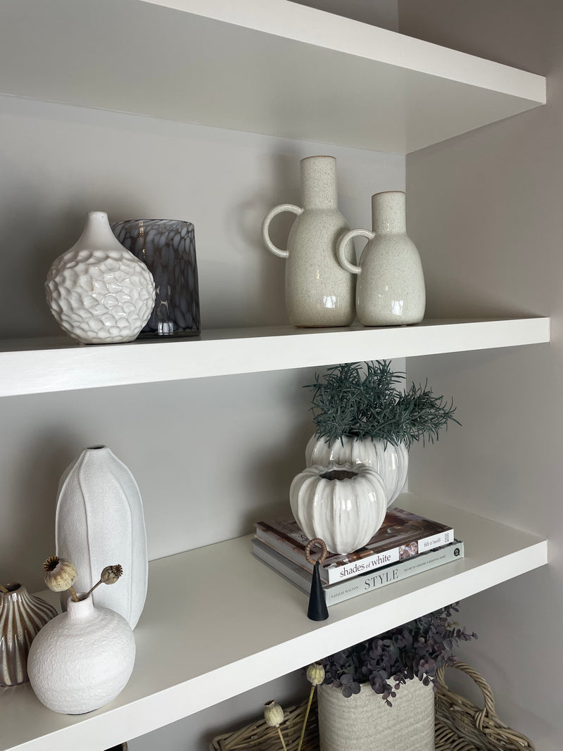 Speckled handled vase cream