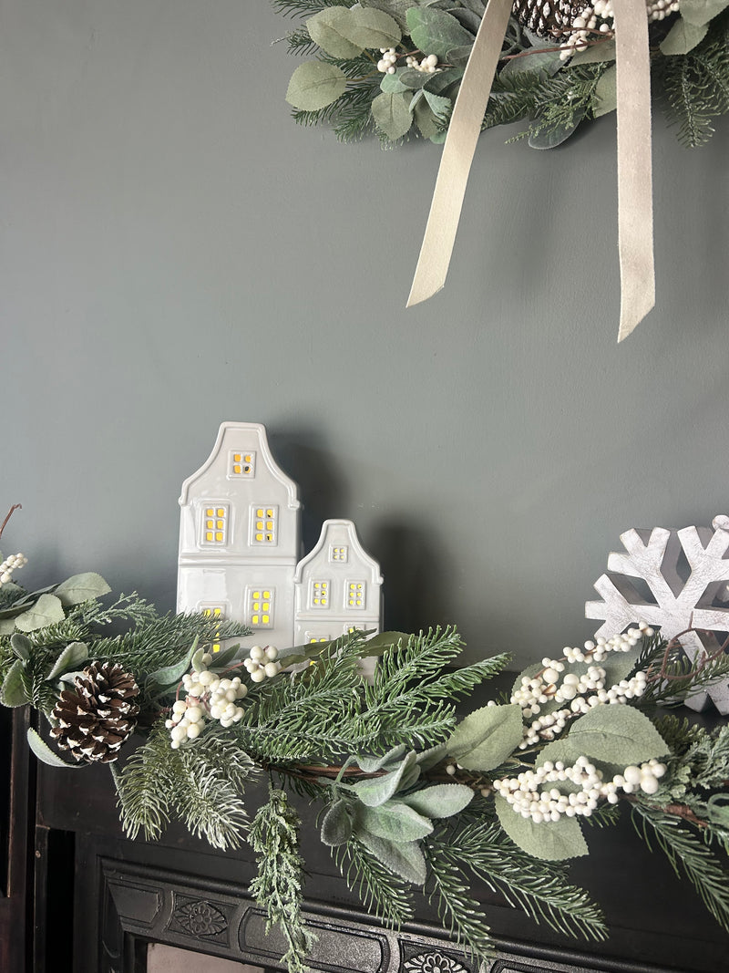 Snowberry foliage garland 150cm
