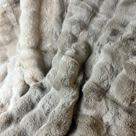 Chunky textured raffles faux fur throw 2 colours 150x200cm