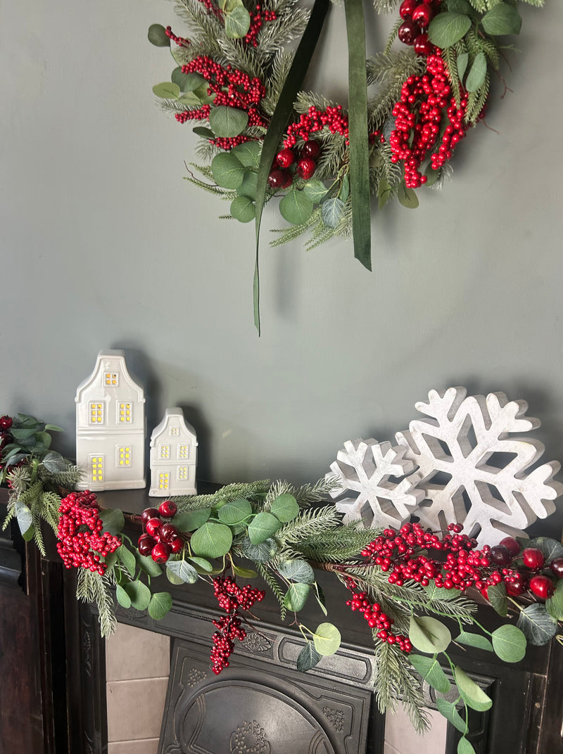 Red berry and foliage garland 150cm