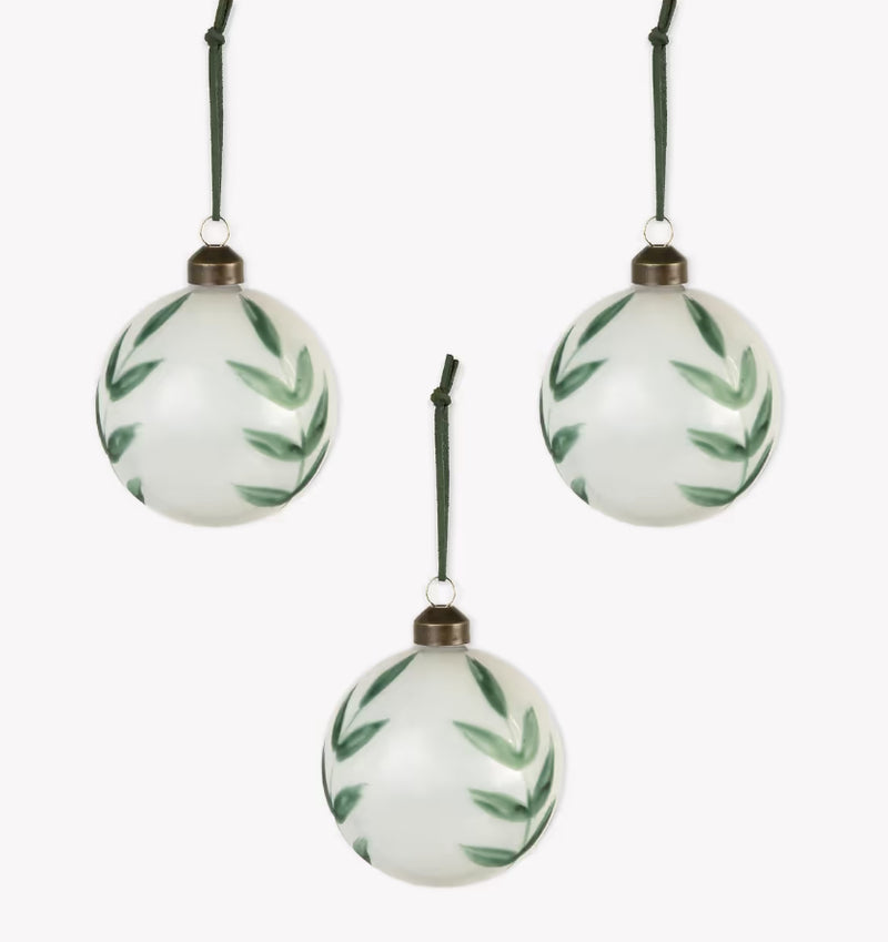 Green vine leaf petal hand painted hanging bauble Kemble 9cm