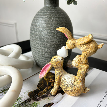 Kissing mummy baby bunny with heart