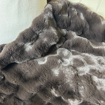 Chocolate dark brown raffles textured throw 150x200cm