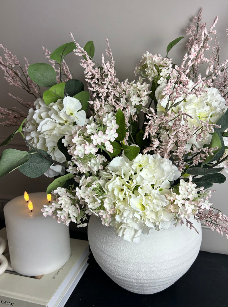 Bouquet arrangement 5 hydrangea eucalyptus blossom limonium