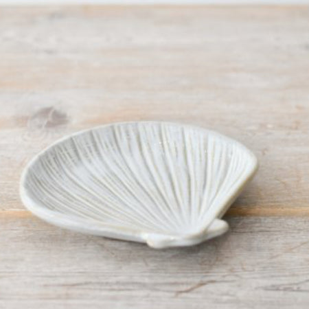 Porcelain shell dish