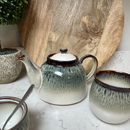 Reactive glaze tea pot