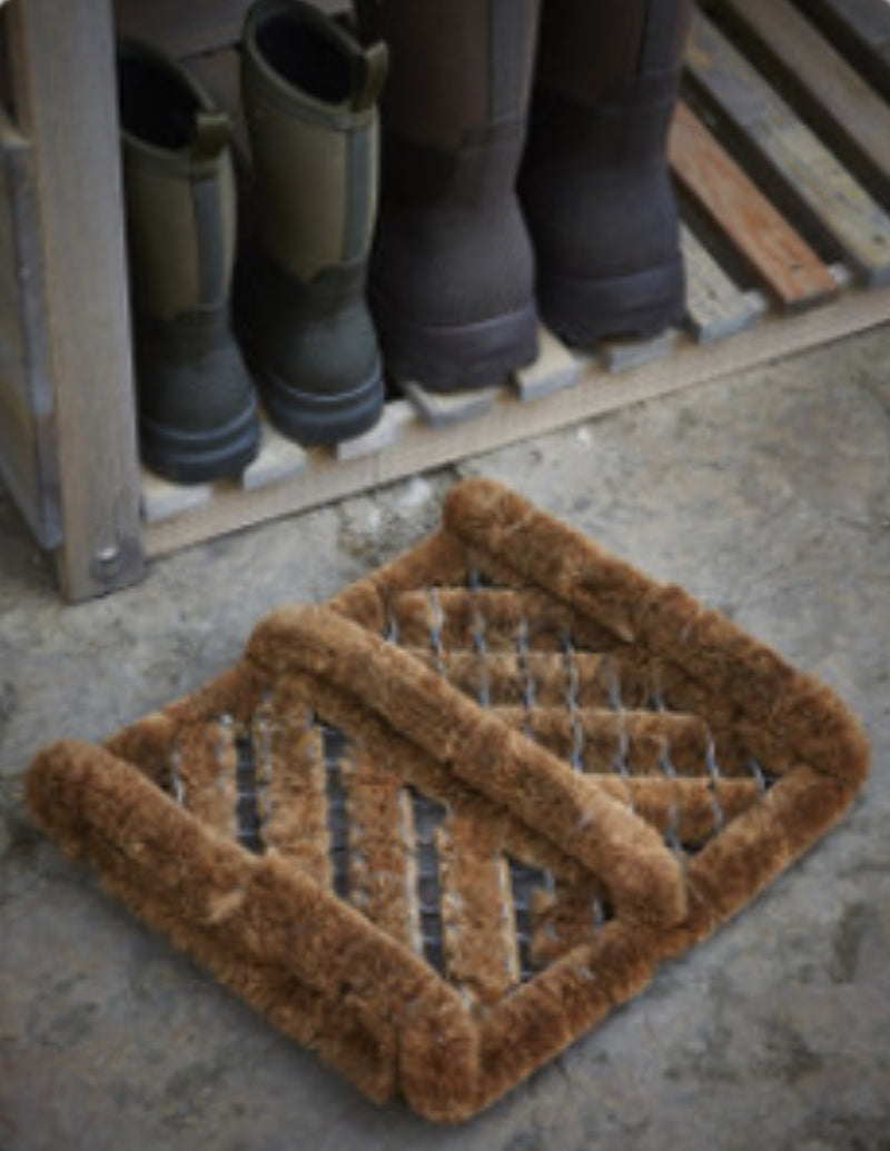 Heavy duty classic wire boot scraper rug