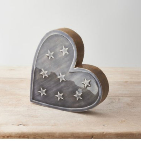 Store seconds Metal and wood leaning heart