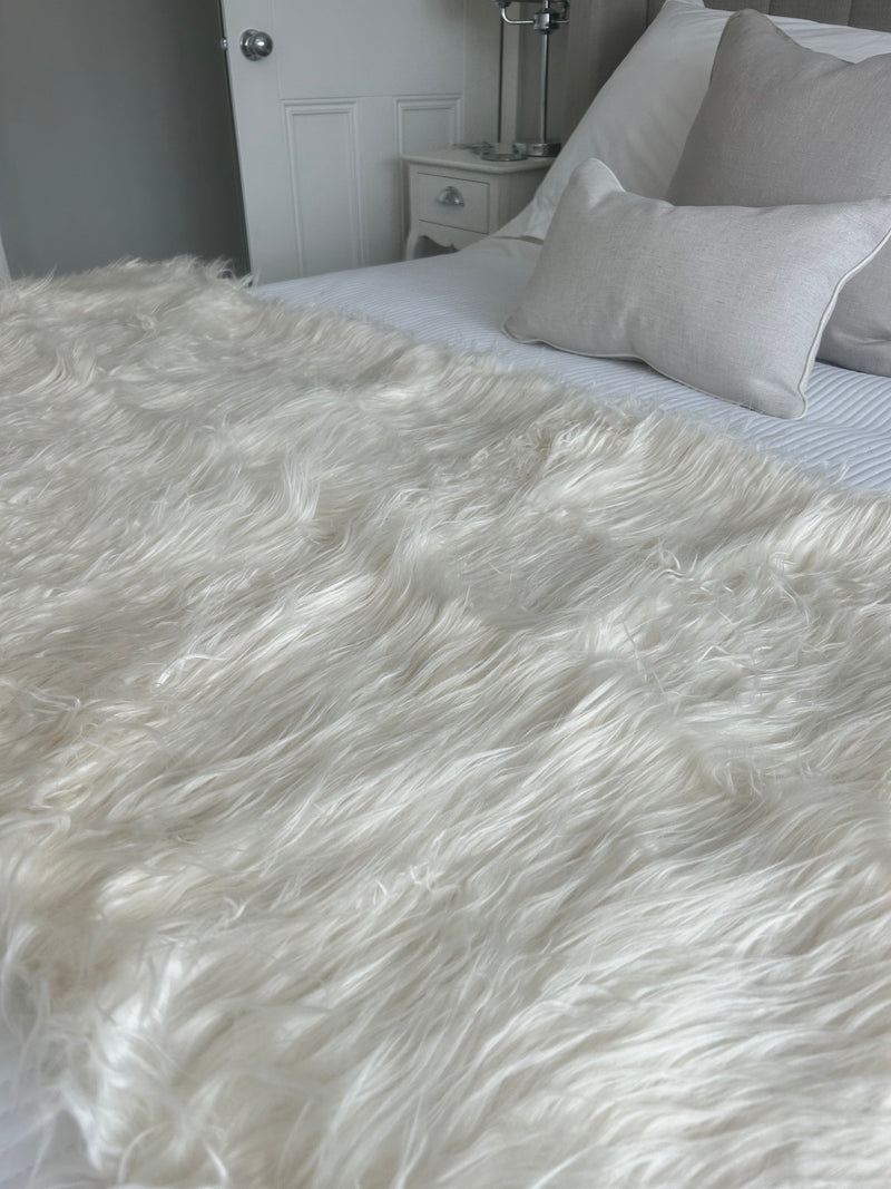 Luxe Thick Faux Fur Throw 125x150cm