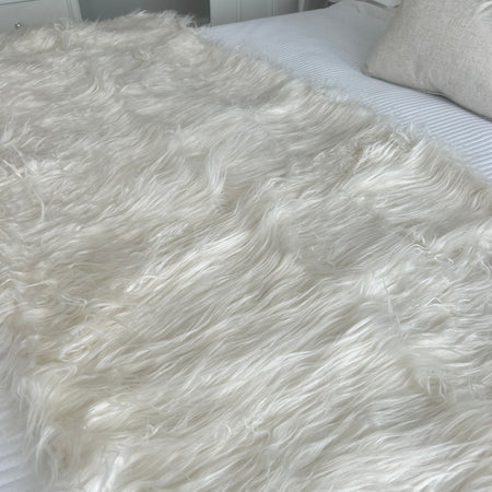 Luxe Thick Faux Fur Throw 125x150cm