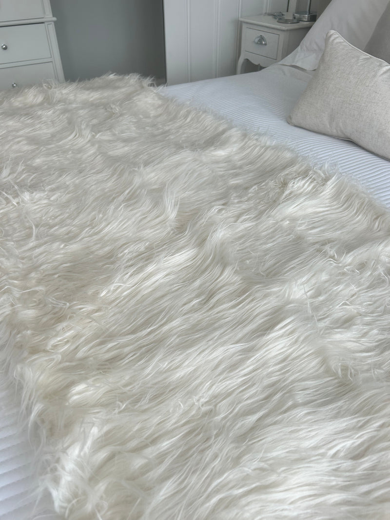 Luxe Thick Faux Fur Throw 125x150cm
